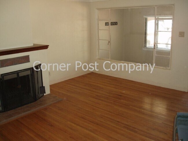 Building Photo - 408 Cagua Dr NE