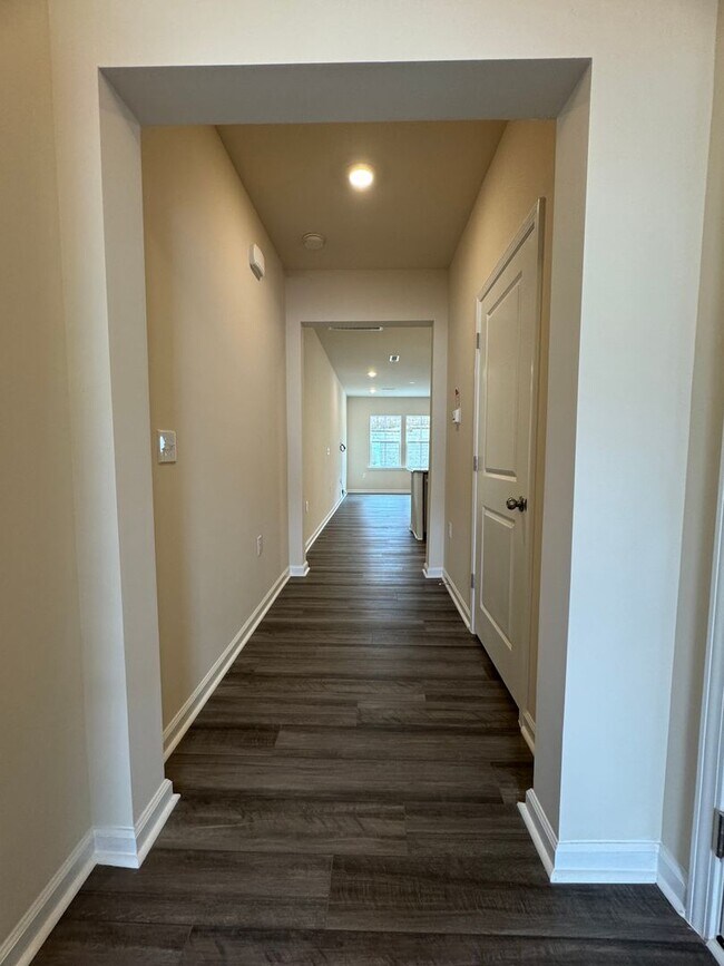Building Photo - Brand new 3BR 2.5BA Townhome with Washer/D...