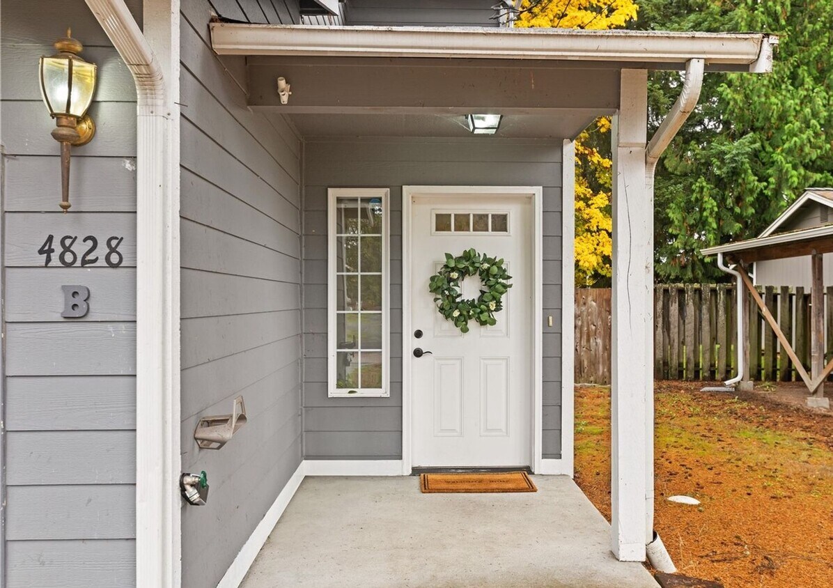 Primary Photo - 3 Bedroom 2.5 Bathroom Townhouse In Bonney...