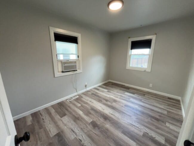 Building Photo - Recently updated west-side home available!