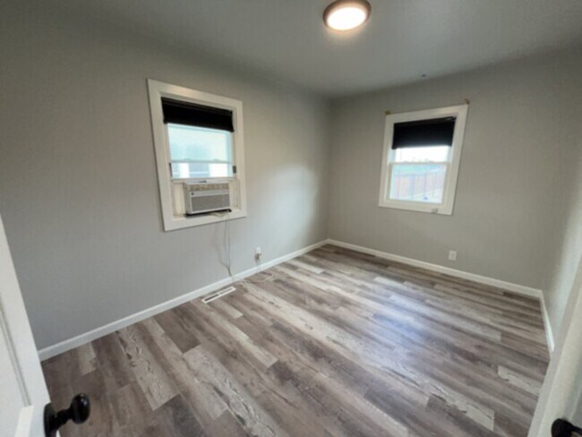 Foto del edificio - Recently updated west-side home available!