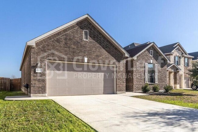 Building Photo - 683 Pebble Bend