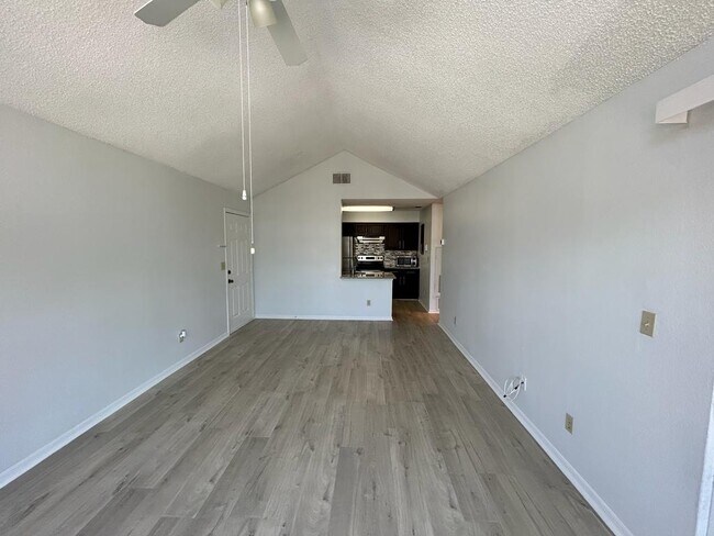 Foto del edificio - 1055 S Hiawassee Rd