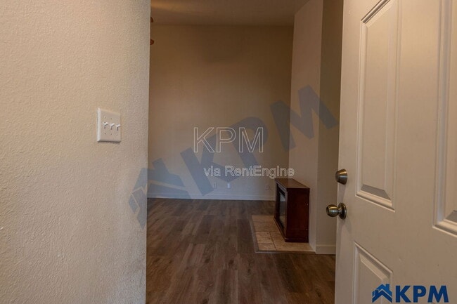 Building Photo - 2055 Pawnee Way