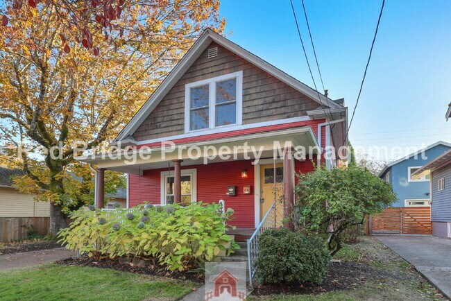 Building Photo - 1422 SE Marion St