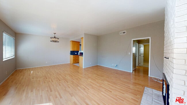 Building Photo - 14007 Milbank St