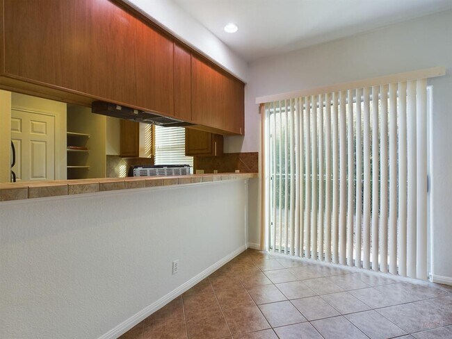 Foto del edificio - 401 Nelray Blvd