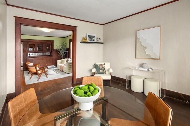 Building Photo - Charming 1 Bedroom  Downstairs Unit****COMING SOON***