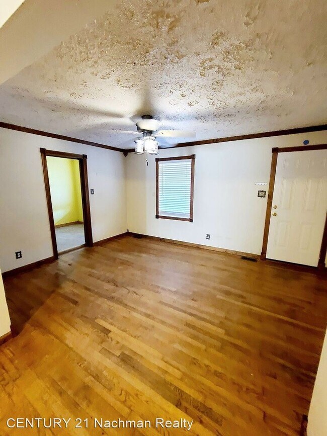 Building Photo - 3 br, 2 bath House - 2120 E. Pembroke Avenue
