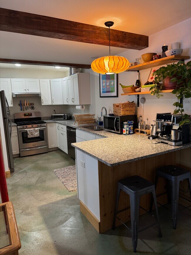 Building Photo - 361 S Winooski Ave