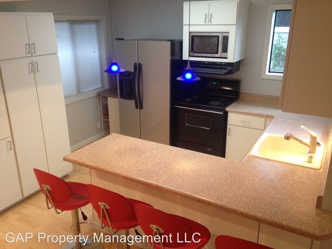 Building Photo - 238 N Tomahawk Island Dr