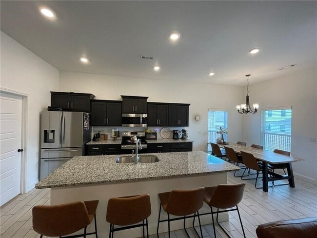 Foto del edificio - 2415 England Ln