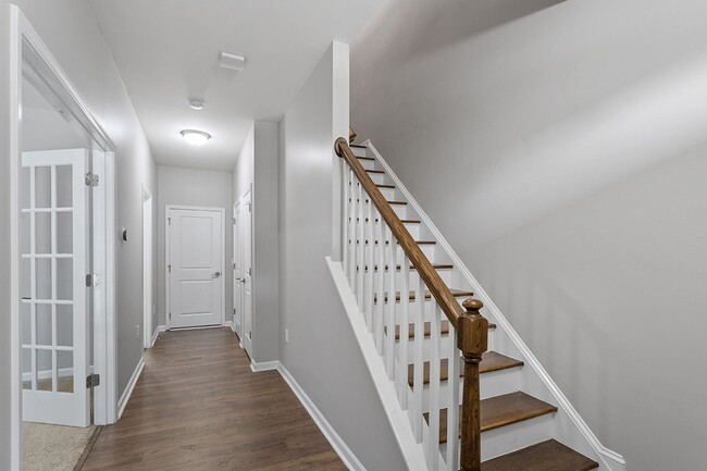 Building Photo - Spacious 4 Bedroom Townhome in Wake Forest!