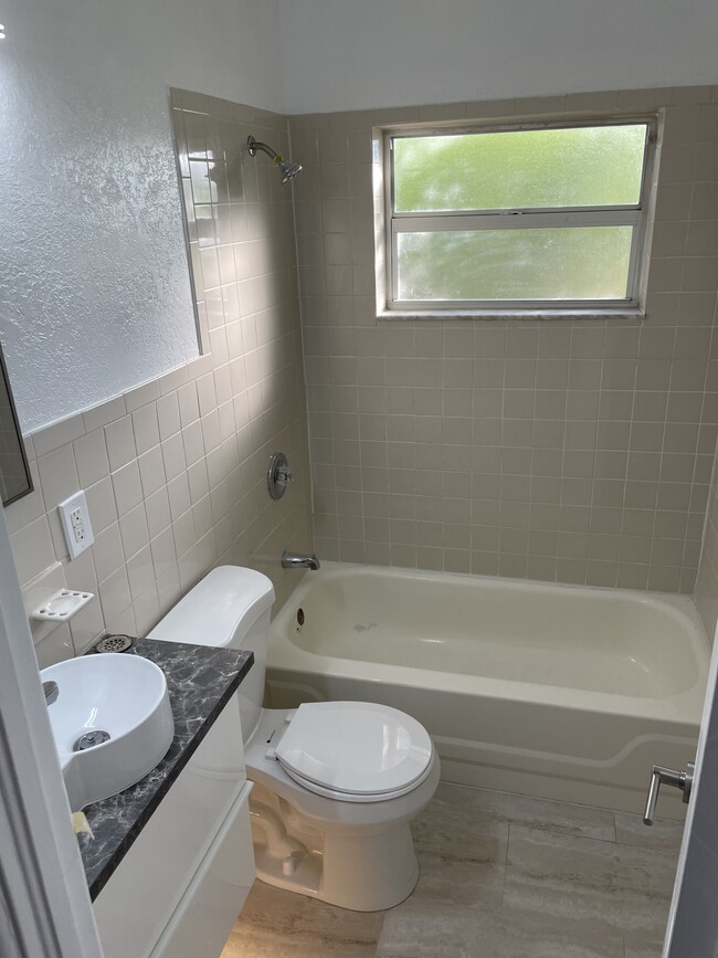 Building Photo - 238 E Harding St