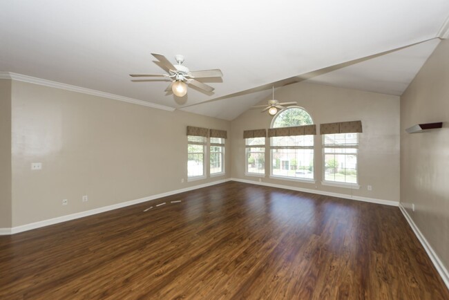 Building Photo - 3 Bedroom 2 Bath Condo in Dunes West (Elli...