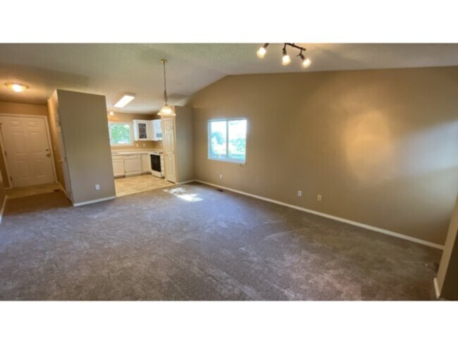 Foto del edificio - Nice one level living in Cheyenne Meadows