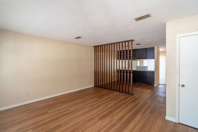 Photo - 3103 Pontiac Dr Townhome