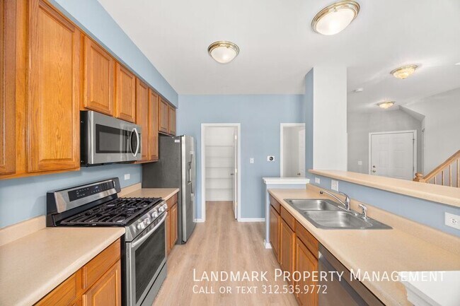 Foto del edificio - 24011 Walnut Cir
