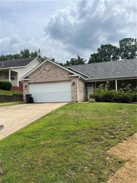 Foto principal - 2229 E Cinnamon Way