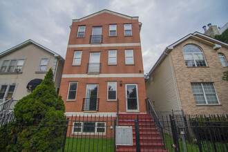 Building Photo - 2328 W Washington Blvd