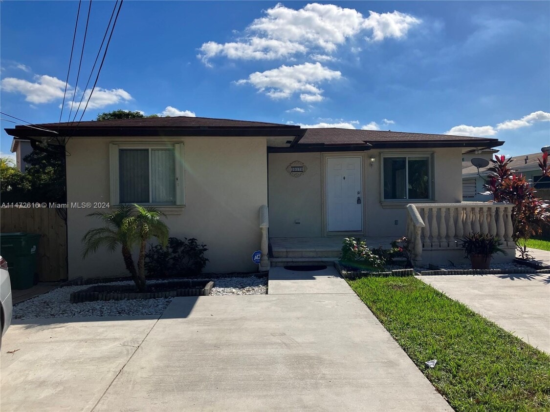 Foto principal - 20170 Old Cutler Rd