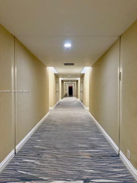 Foto del edificio - 201 Crandon Blvd