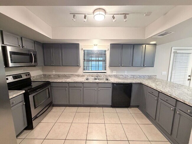 Foto del edificio - 2139 Parker Rd