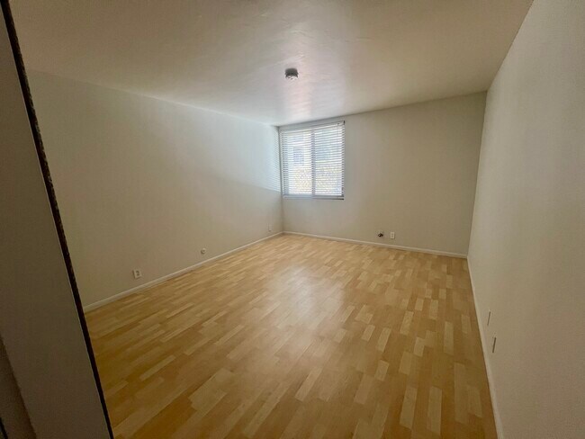 Foto del edificio - 4891 Collwood Blvd