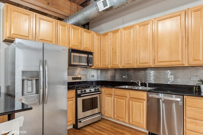 Foto del edificio - 2735 W Armitage Ave
