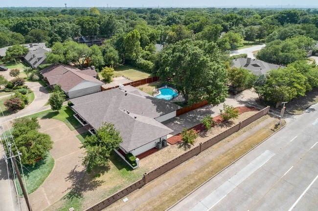 Building Photo - 11737 Welch Rd