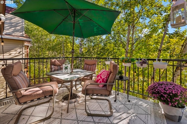 Building Photo - 730 NW 185th Ave