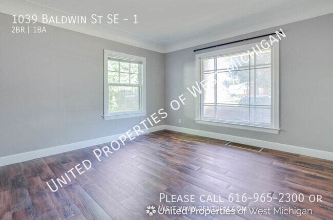Building Photo - Available Now | Cute 2 Bedroom, 1 Bathroom...