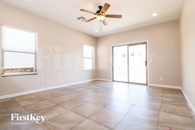 Building Photo - 1127 S 220th Dr