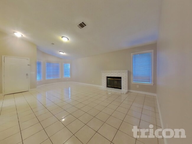 Foto del edificio - 4401 Montara Dr