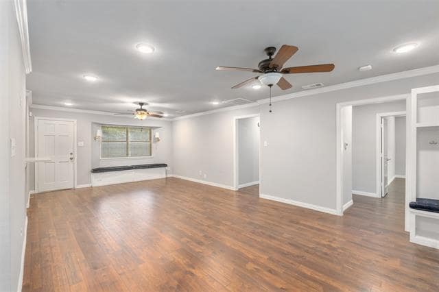 Foto del edificio - 6933 Wake Forrest Dr