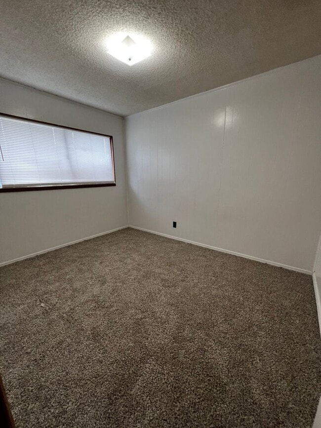 Foto del edificio - 596 Florosa Ct