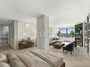 Building Photo - 65 E India Row