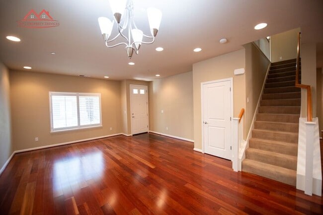 Building Photo - 832 Cherry Orchard Pl