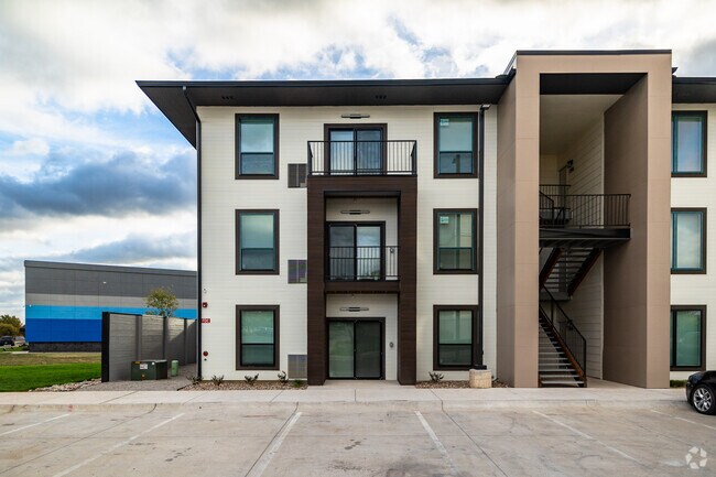 Foto del edificio - Plazzio Place Apartments