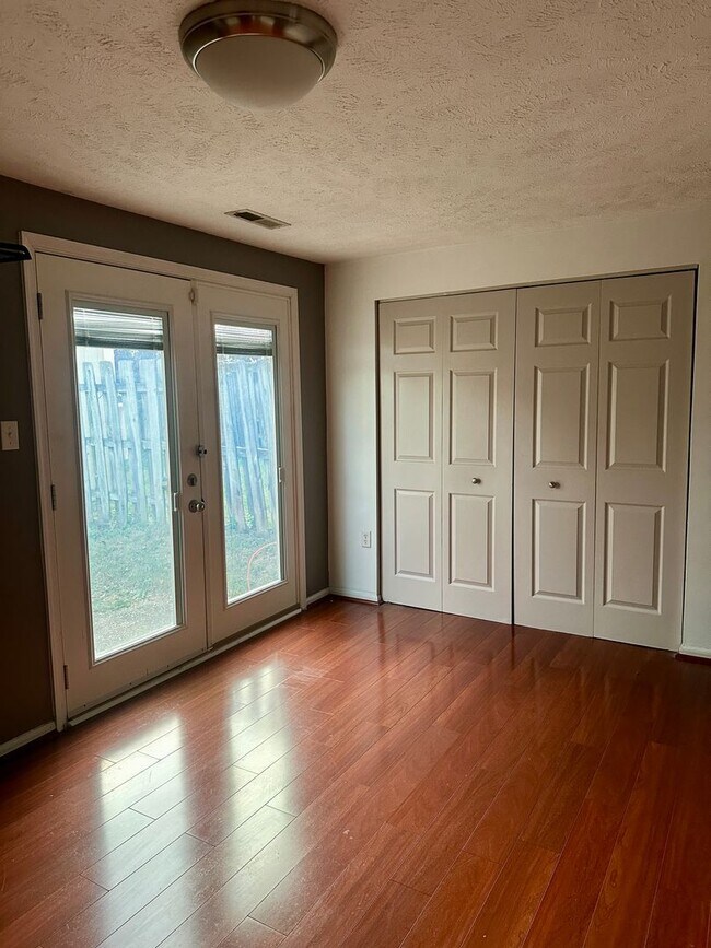 Foto del edificio - 7731 Pomeroy Ct