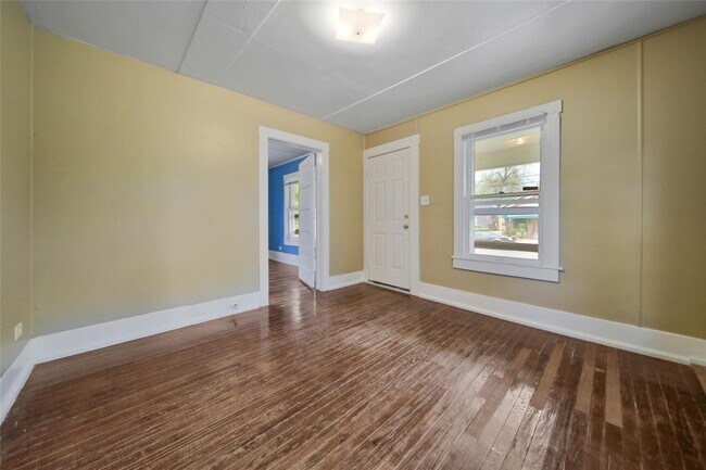 Foto del edificio - 3301 Dennis St