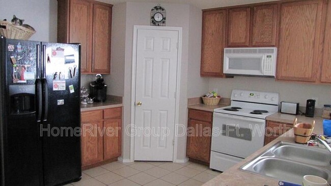 Building Photo - 5105 Meridian Ln