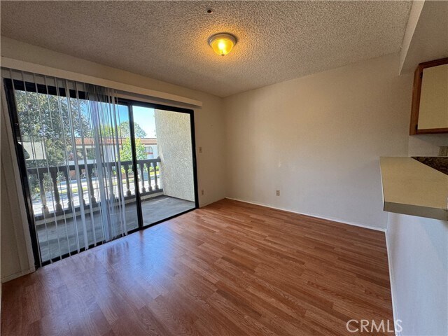 Foto del edificio - 987 E Del Mar Blvd