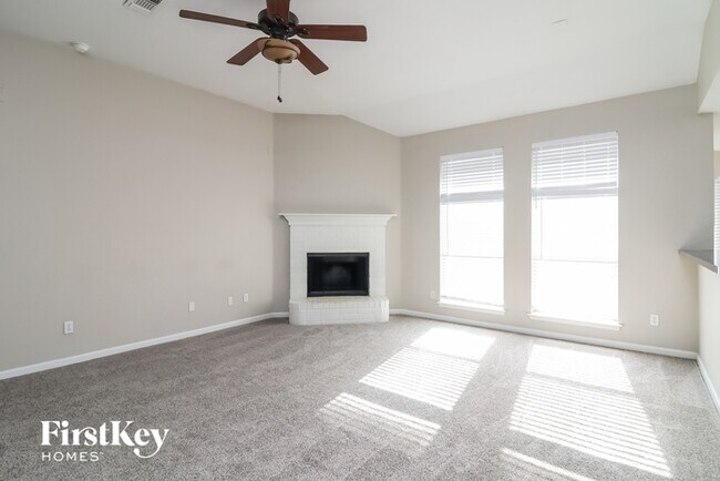 Building Photo - 7105 Harris Meadows Dr