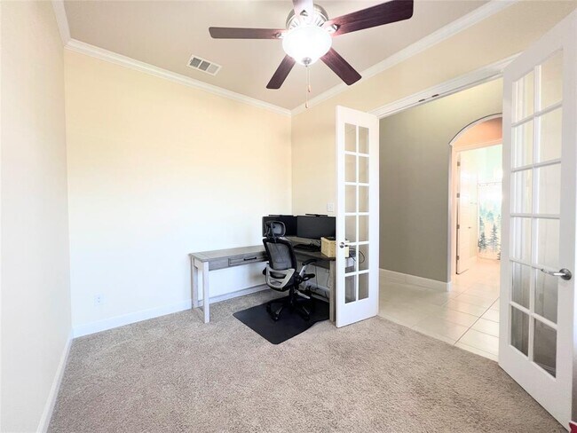 Foto del edificio - 21413 Hines Ln