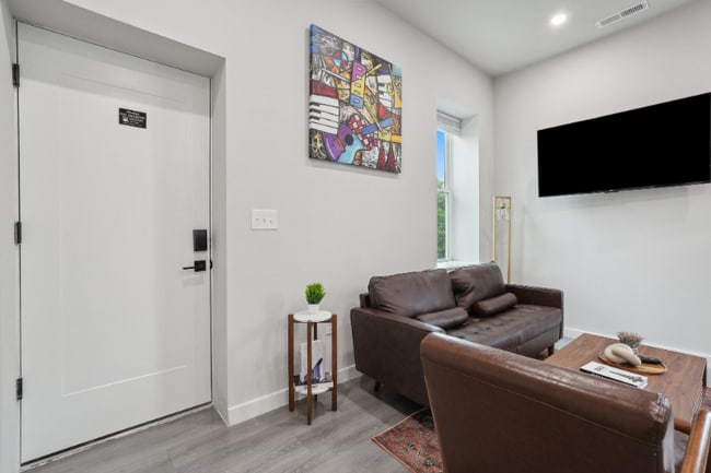 Photo - 1300 Porter St Apartment
