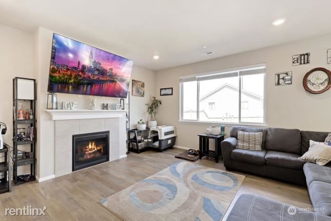 Building Photo - 4 br, 2 bath House - 930 i Timberline Avenue