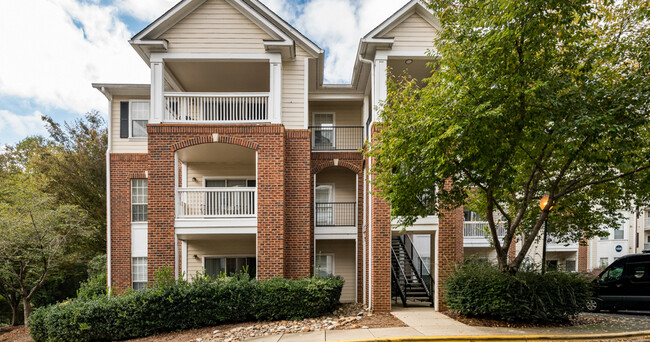 Foto del edificio - Montford at Madison Park Apartments