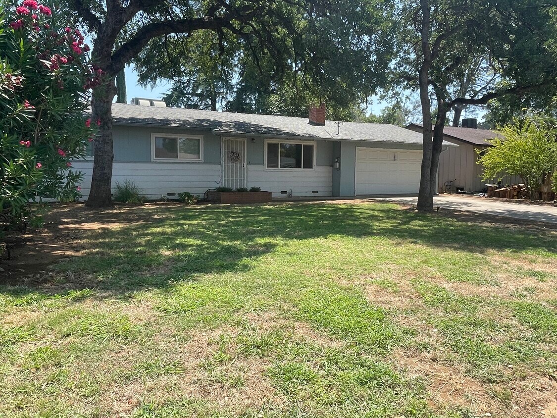 Foto principal - 2117 Deerfield Ave