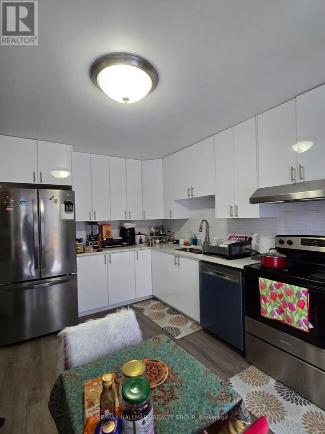 Building Photo - 1863 Leclair Crescent